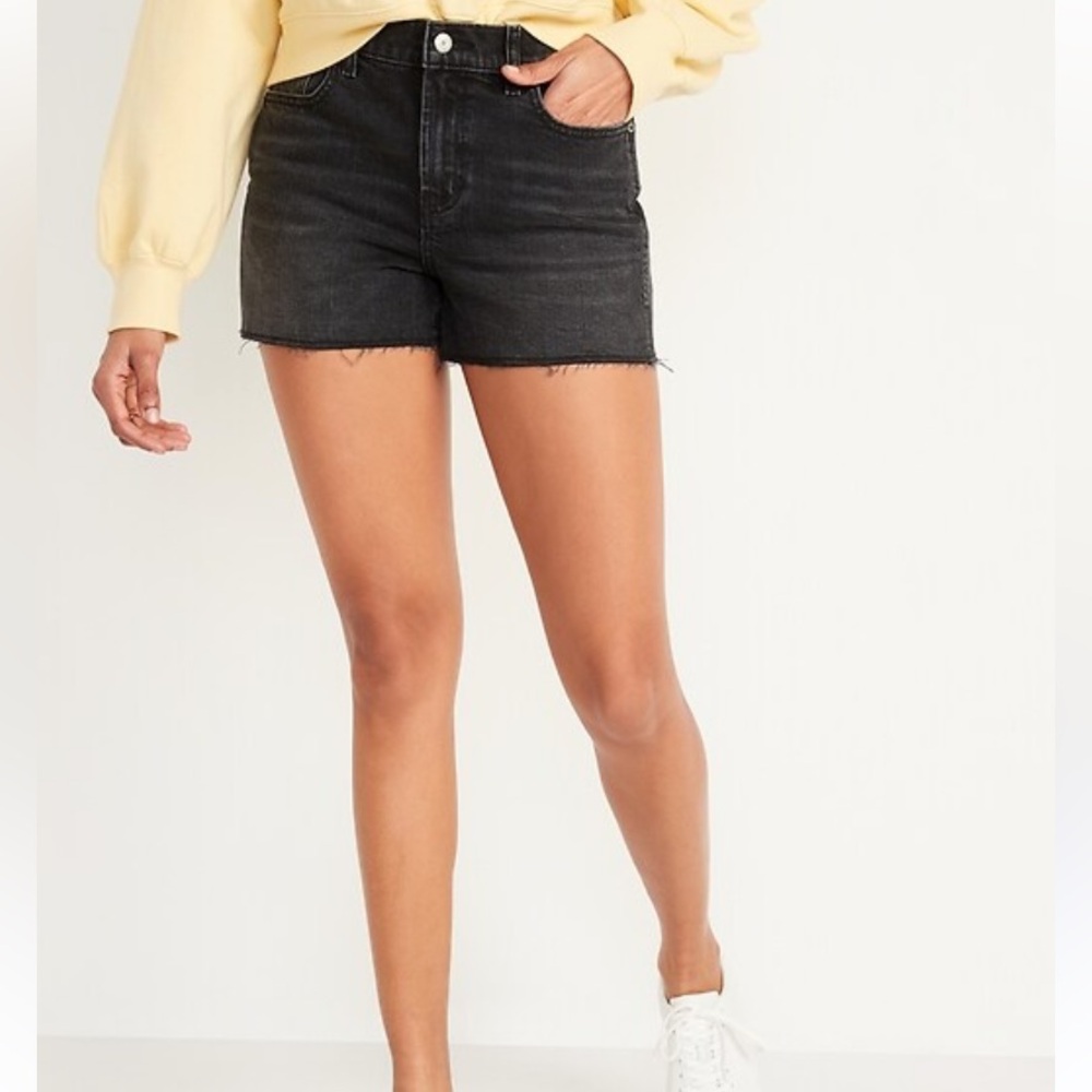 Old Navy Mid-Rise Black-Wash Cut-Off Boyfriend Shorts